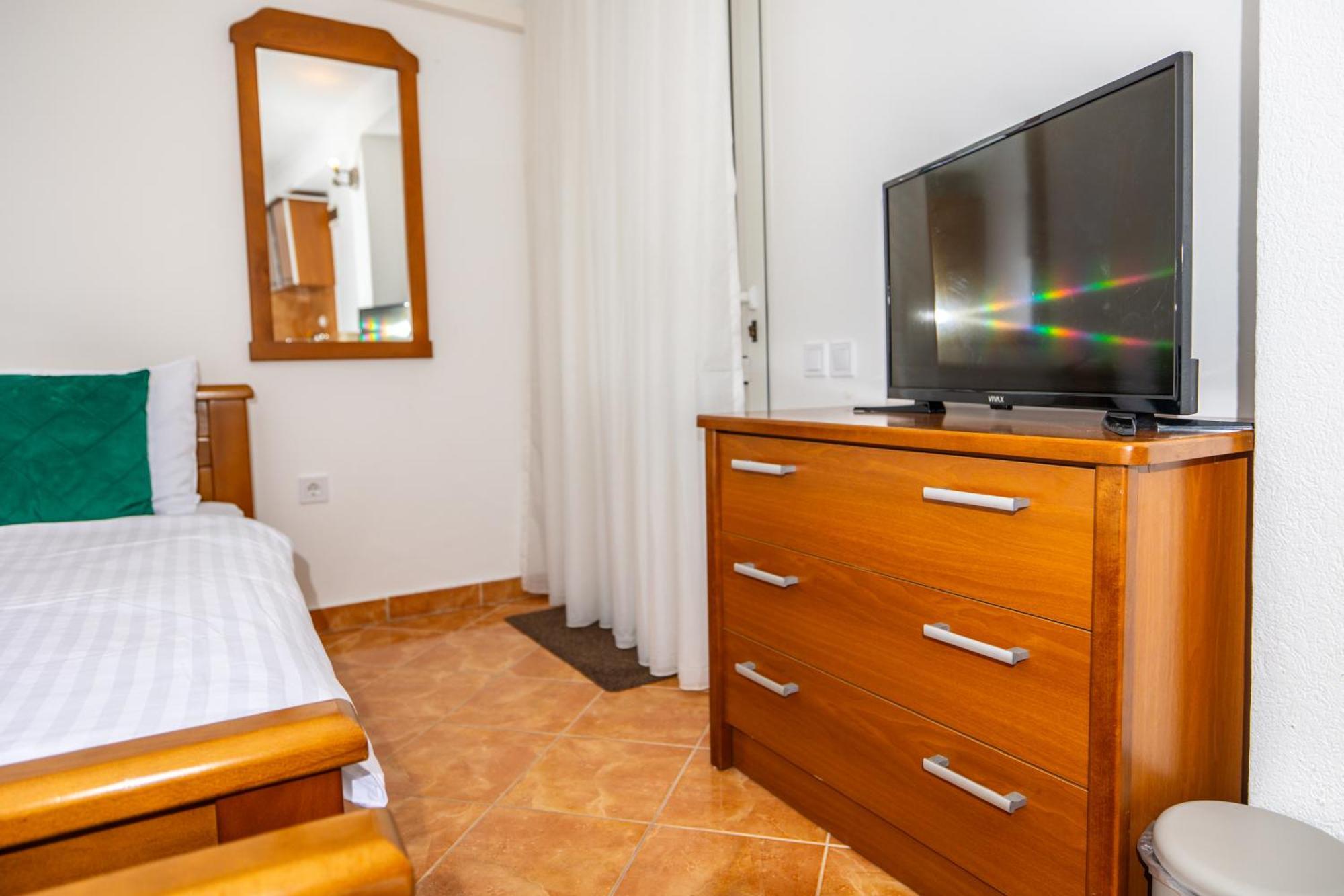Apartments Irena Bečići エクステリア 写真