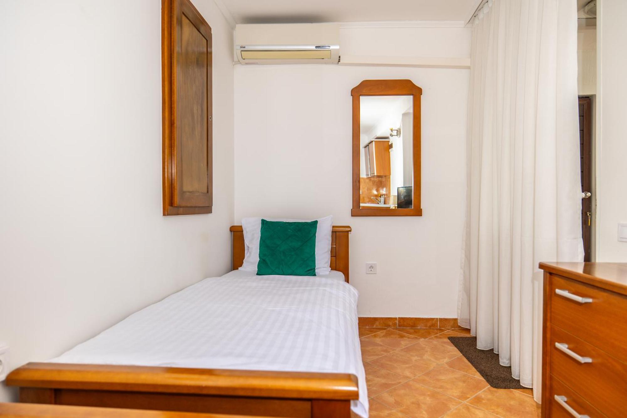 Apartments Irena Bečići エクステリア 写真